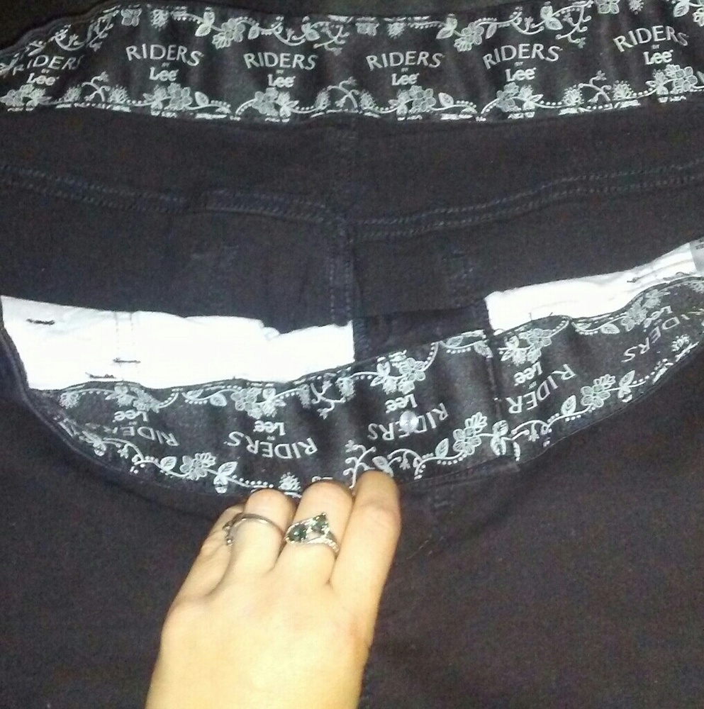 Never warn riders black comfort fit